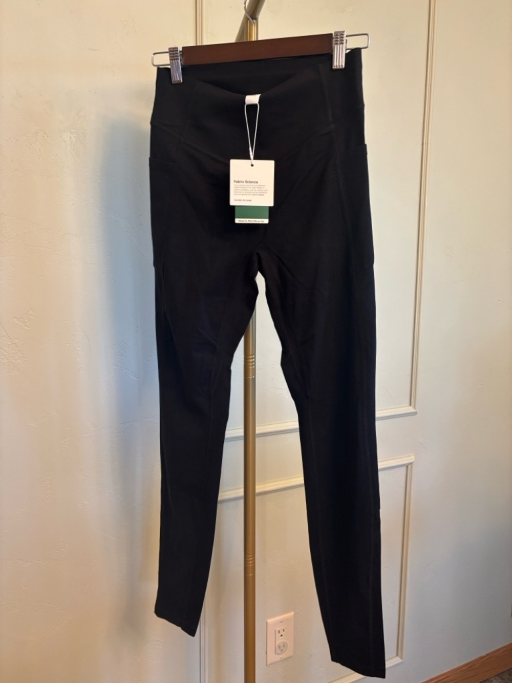 Halara Leggings High Waisted Scrunch Butt Lifting Tummy Control - Black MSRP $52 - Picture 4 of 4